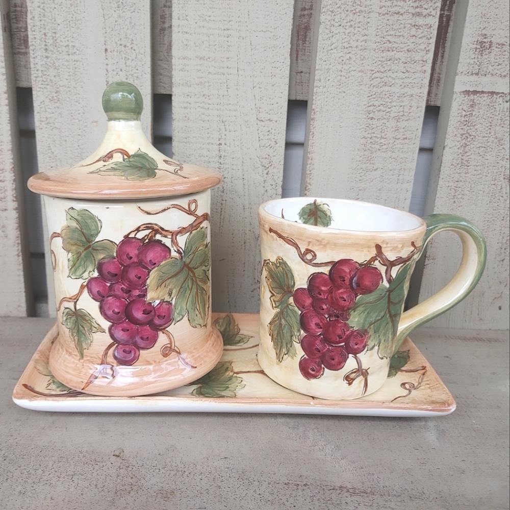 Vintage 1960s Chardonnay Purple Grape Cluster Sugar Bowl Coffee/Tea Mug Tray 3pc